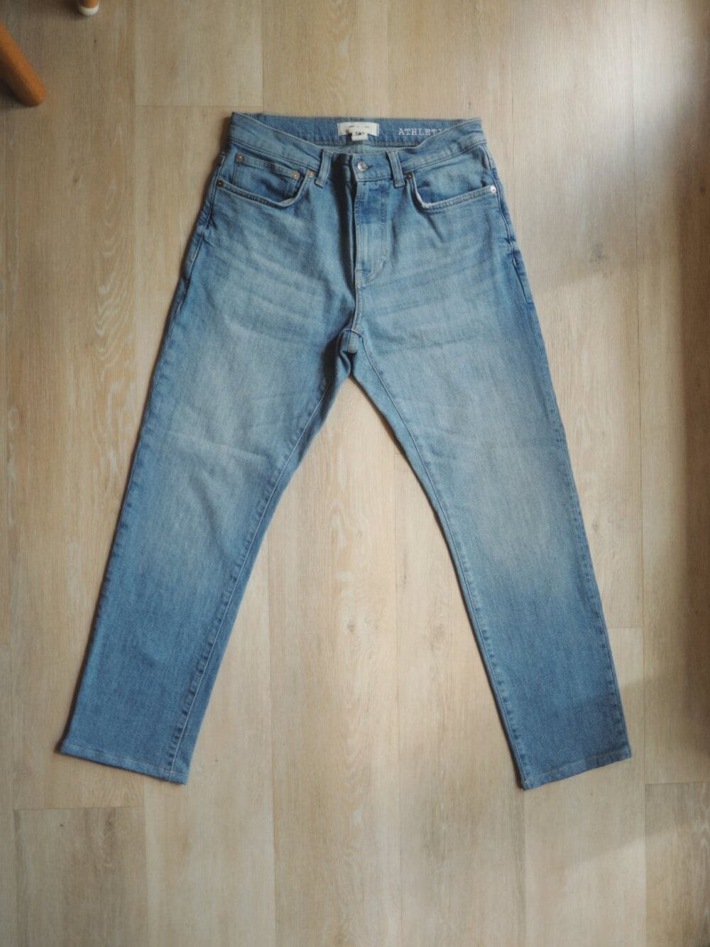 LIKE NEW Madewell Athletic Slim Jeans Light Wash 30x30 Hemmed to 28”